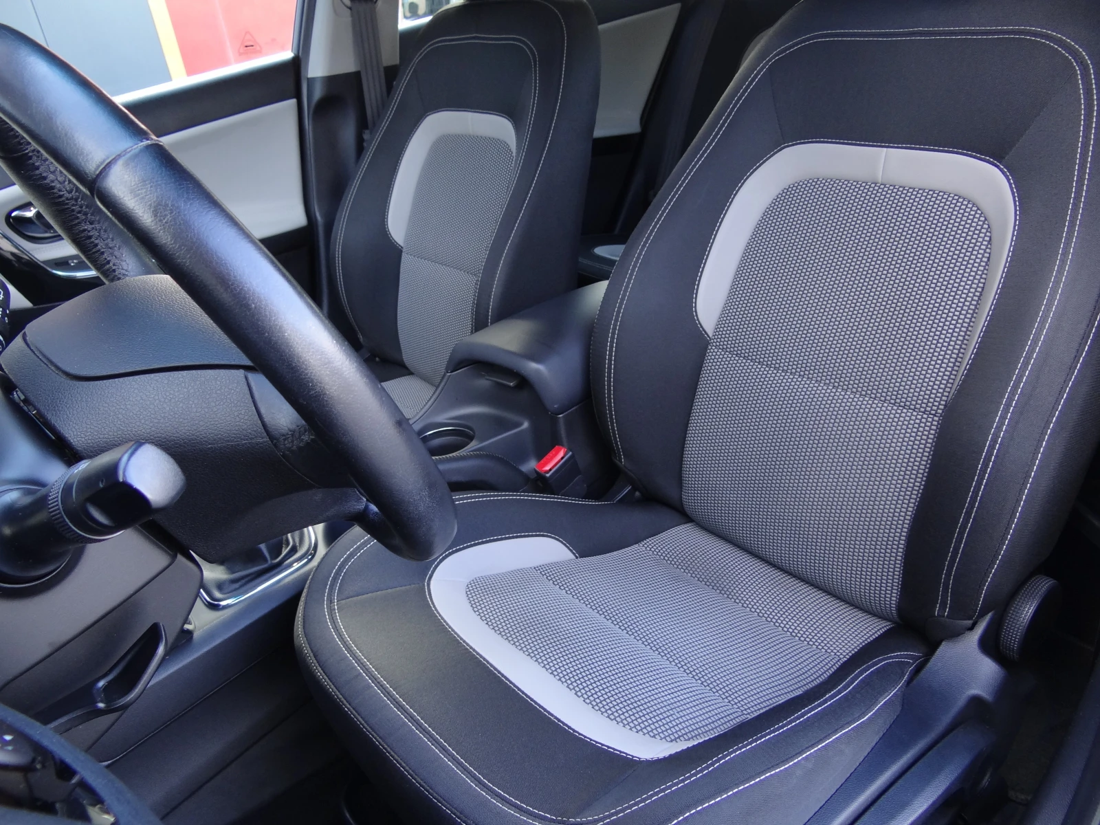 Kia Ceed 1.4i - 100k.c. /Navi/Koja/Camera/Led/Euro-6/, снимка 12 - Автомобили и джипове - 54443224
