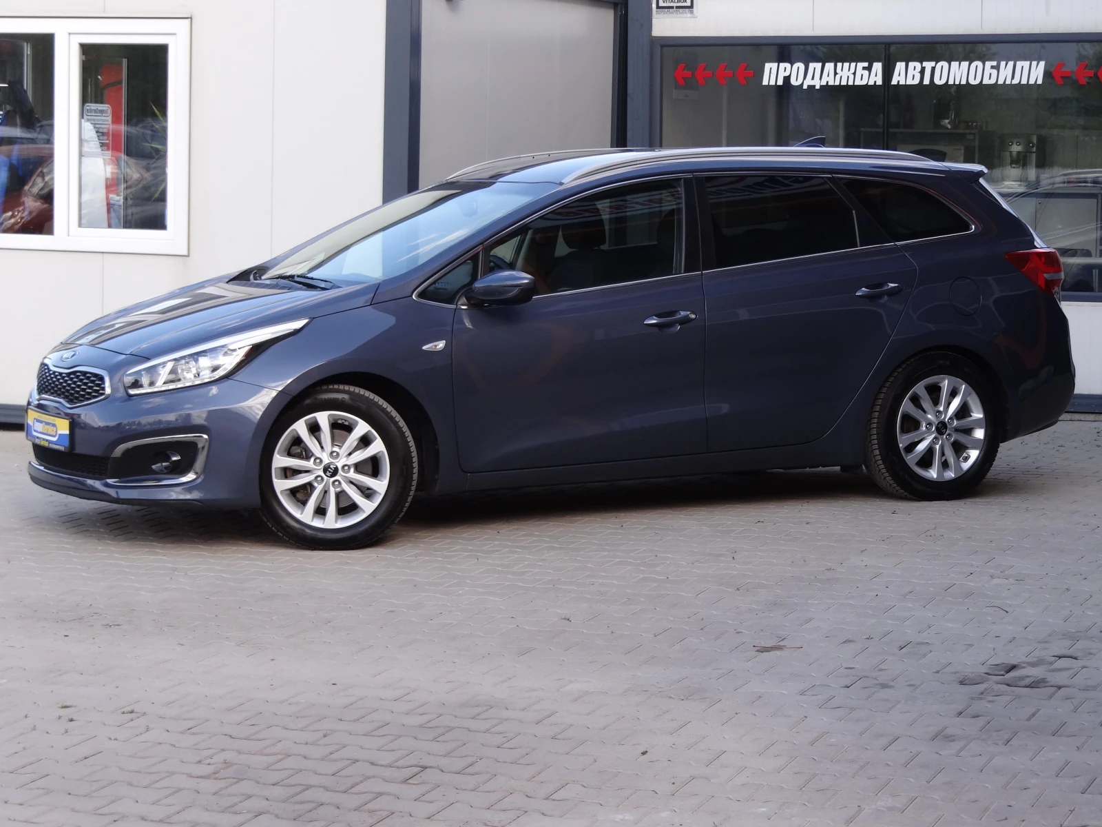 Kia Ceed 1.4i - 100k.c. /Navi/Koja/Camera/Led/Euro-6/, снимка 2 - Автомобили и джипове - 54443224