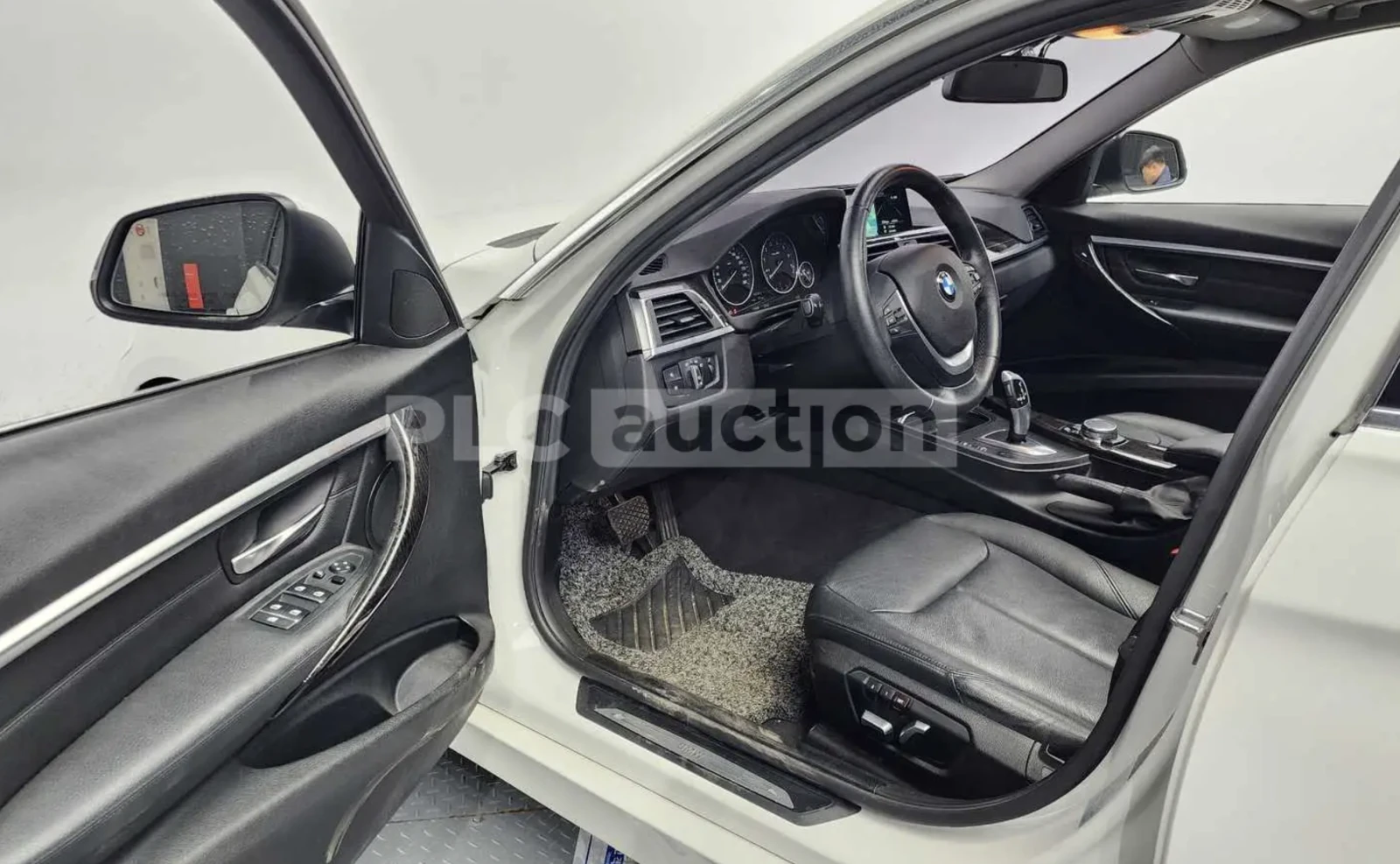 BMW 320 RWD B48, снимка 8 - Автомобили и джипове - 54525468