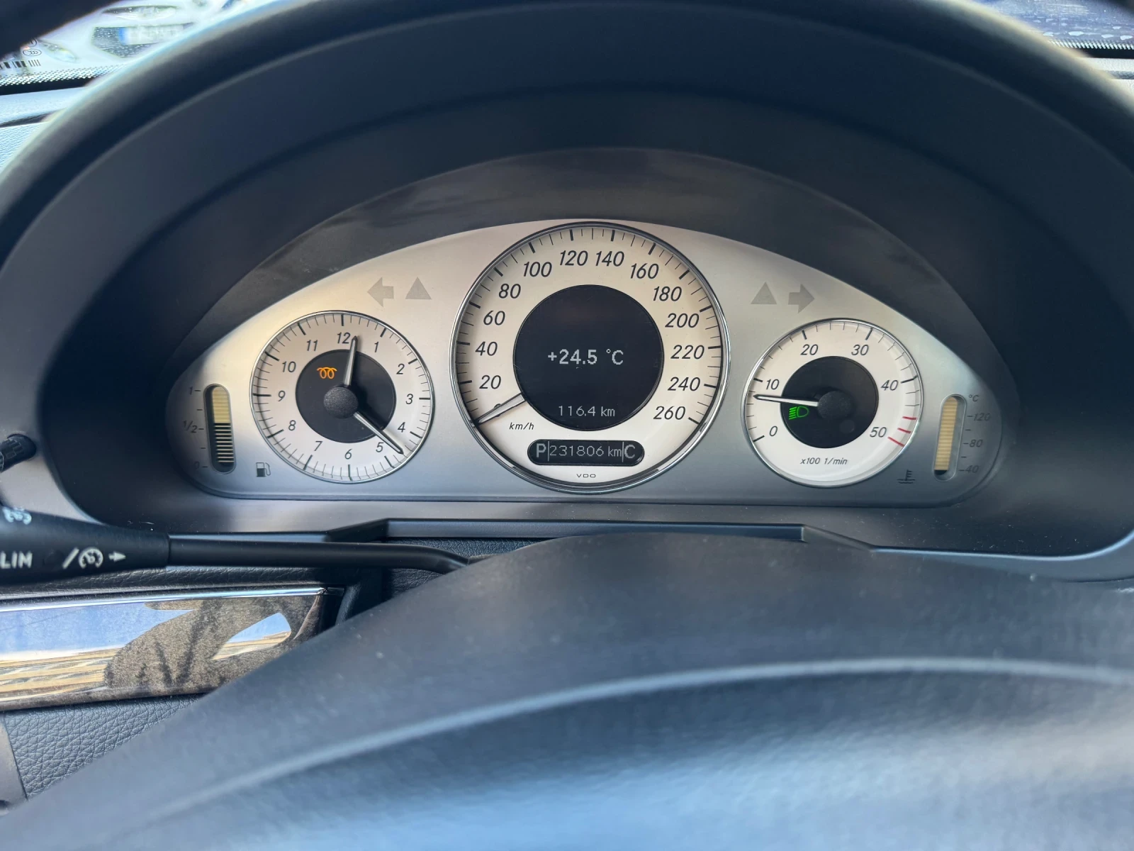 Mercedes-Benz E 220, снимка 9 - Автомобили и джипове - 54584383