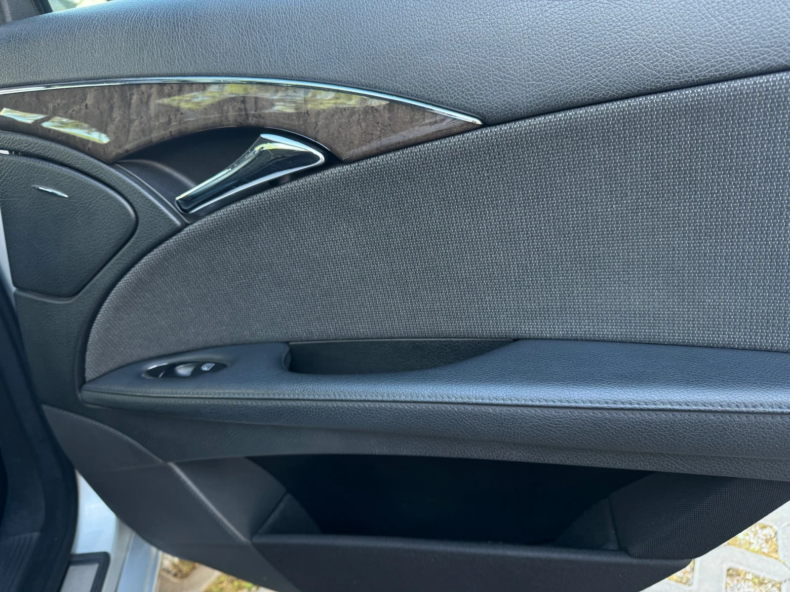 Mercedes-Benz E 220, снимка 7 - Автомобили и джипове - 54584383