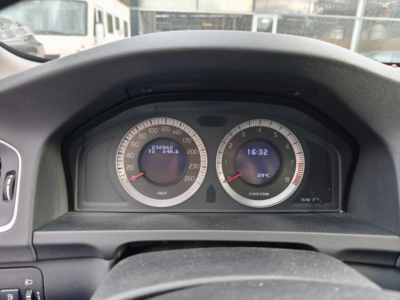 Volvo S60 2.0T, снимка 10 - Автомобили и джипове - 54644633