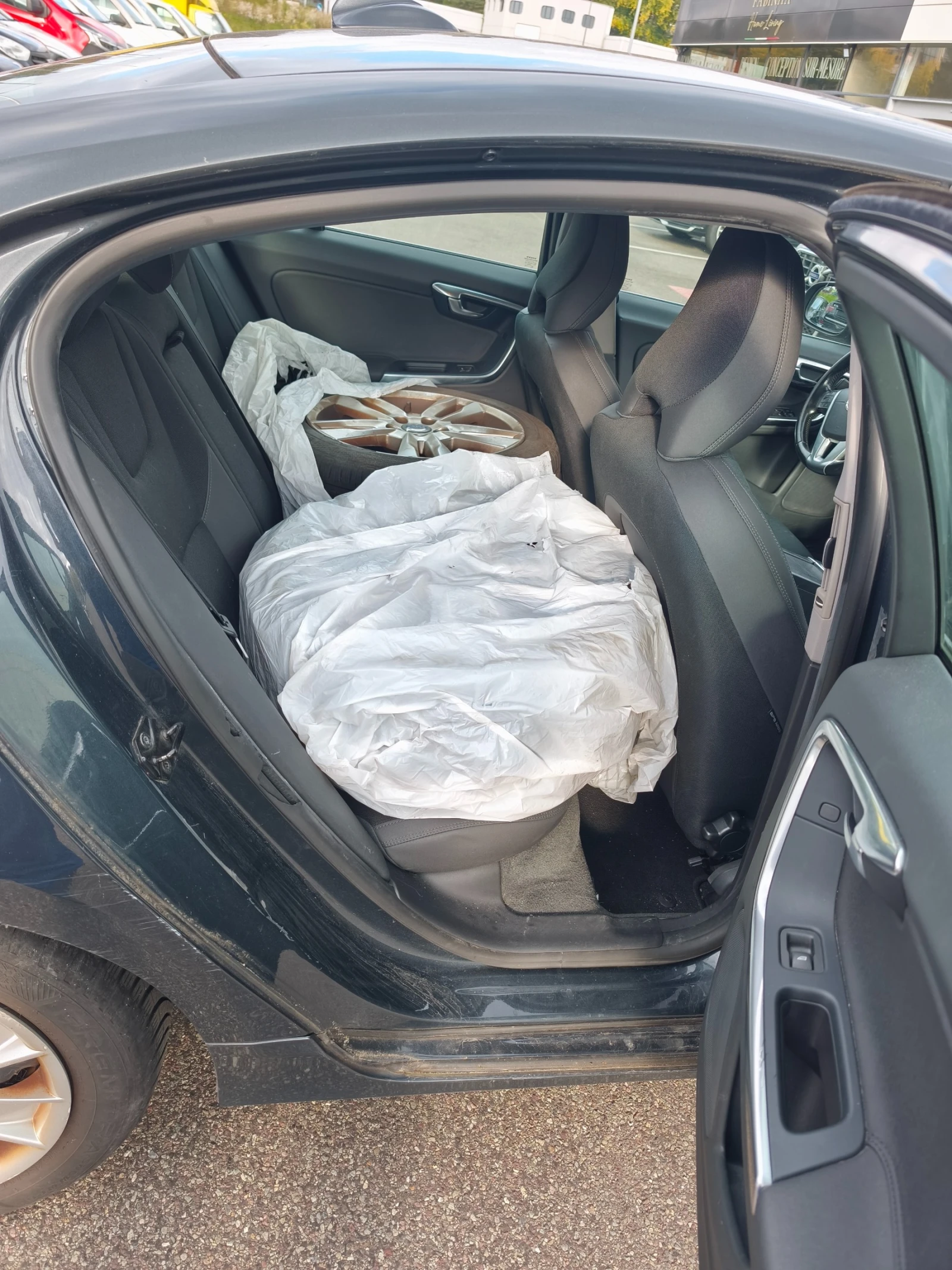 Volvo S60 2.0T, снимка 7 - Автомобили и джипове - 54644633