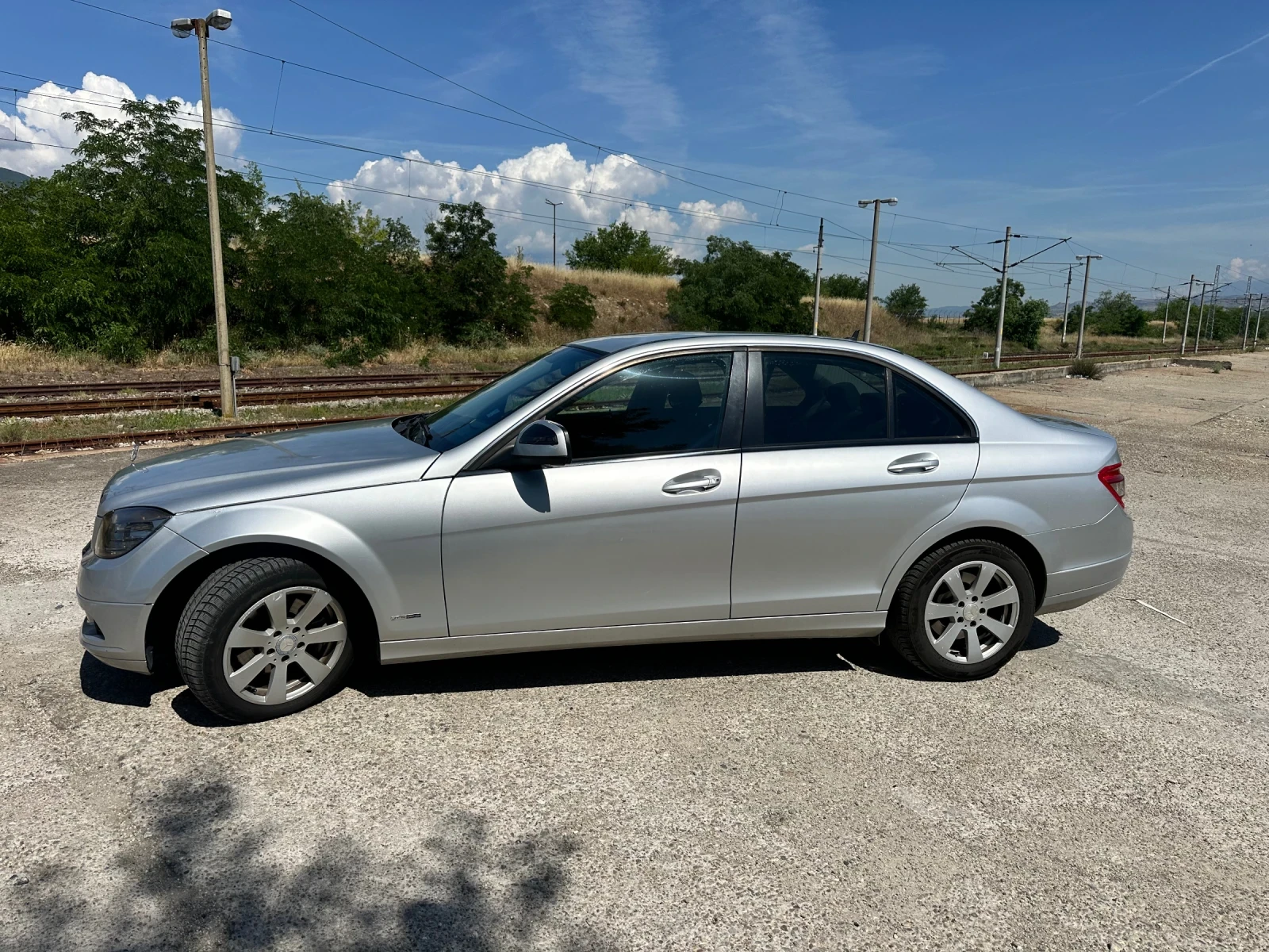 Mercedes-Benz 220, снимка 5 - Автомобили и джипове - 54768392