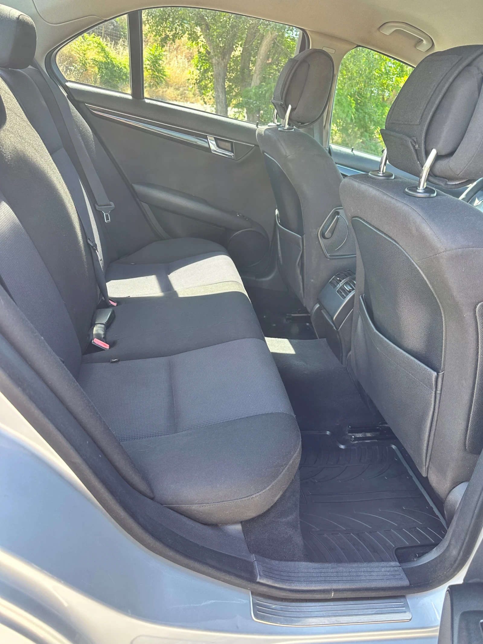 Mercedes-Benz 220, снимка 8 - Автомобили и джипове - 54768392