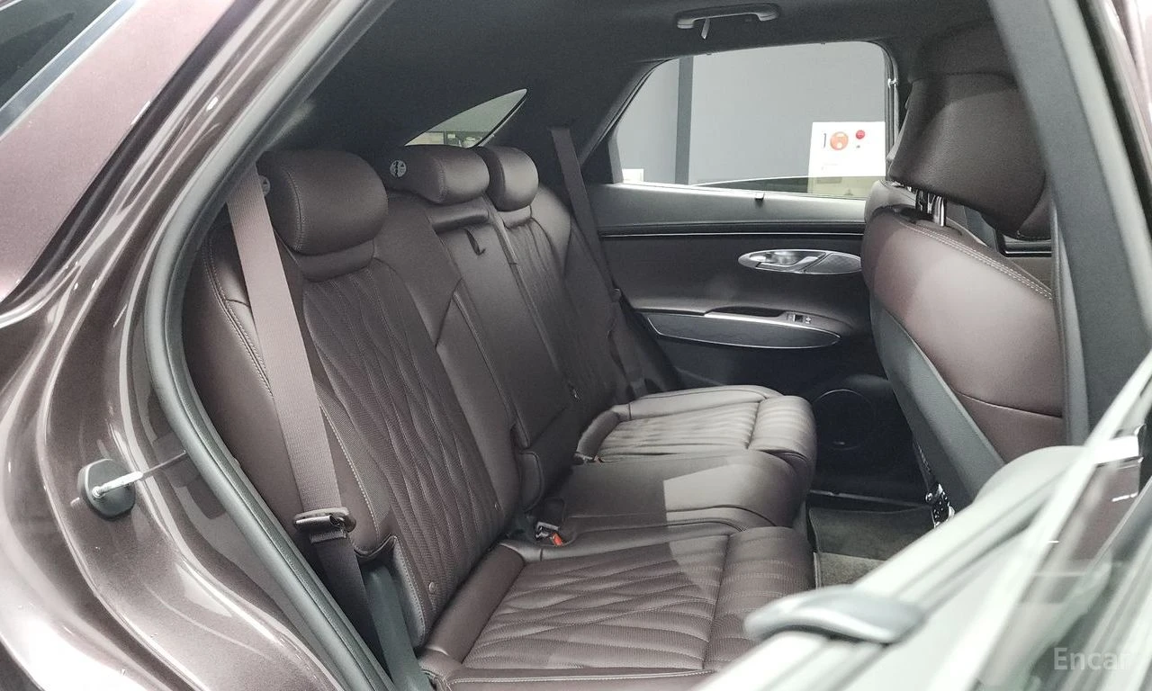 Genesis GV70 3.5* HEAD-UP* DISTRONIC* МАСАЖ* ОБДУХВАНЕ* 360 CAM, снимка 15 - Автомобили и джипове - 54812181