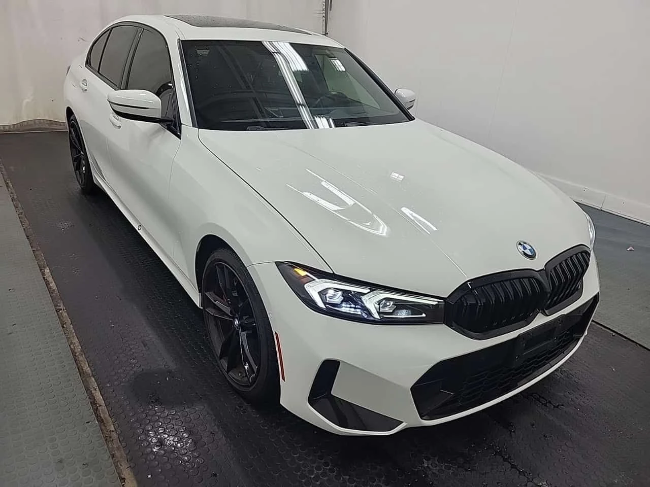 BMW 330  330I XDRIVE LED | PANO | HEAD-UP | AMBIENT, снимка 2 - Автомобили и джипове - 55052193