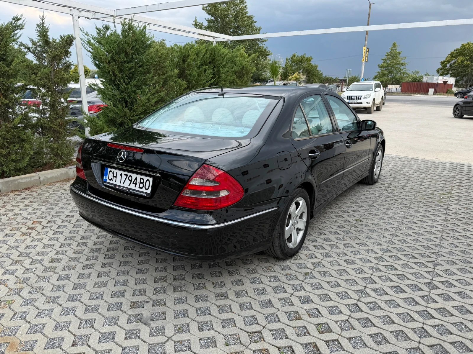 Mercedes-Benz E 220 2.2CDI-150КС= 646= АВТОМАТ= КЛИМАТРОНИК= AVANTGARD, снимка 3 - Автомобили и джипове - 55377317