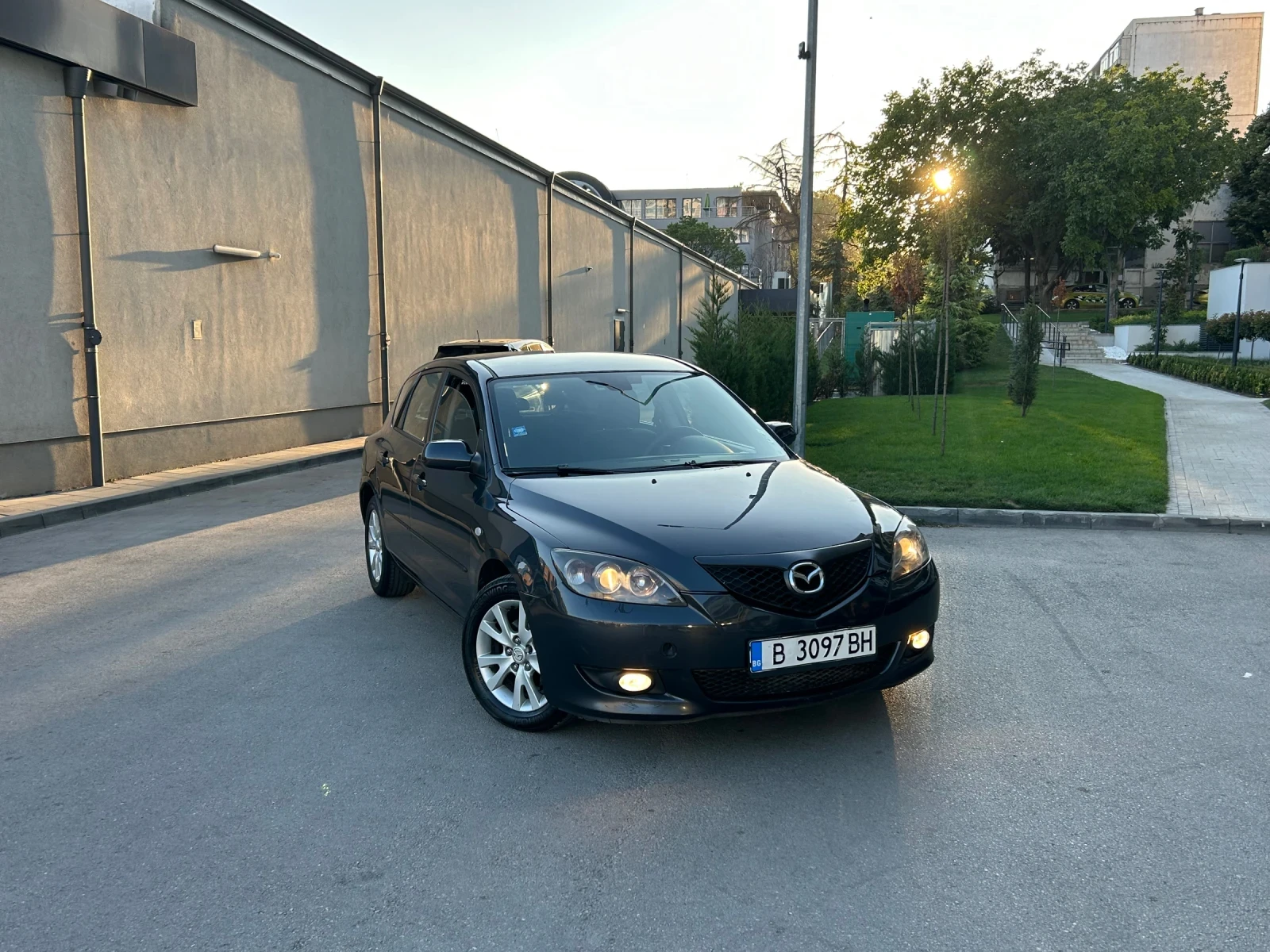 Mazda 3 1.6i, снимка 2 - Автомобили и джипове - 55707155