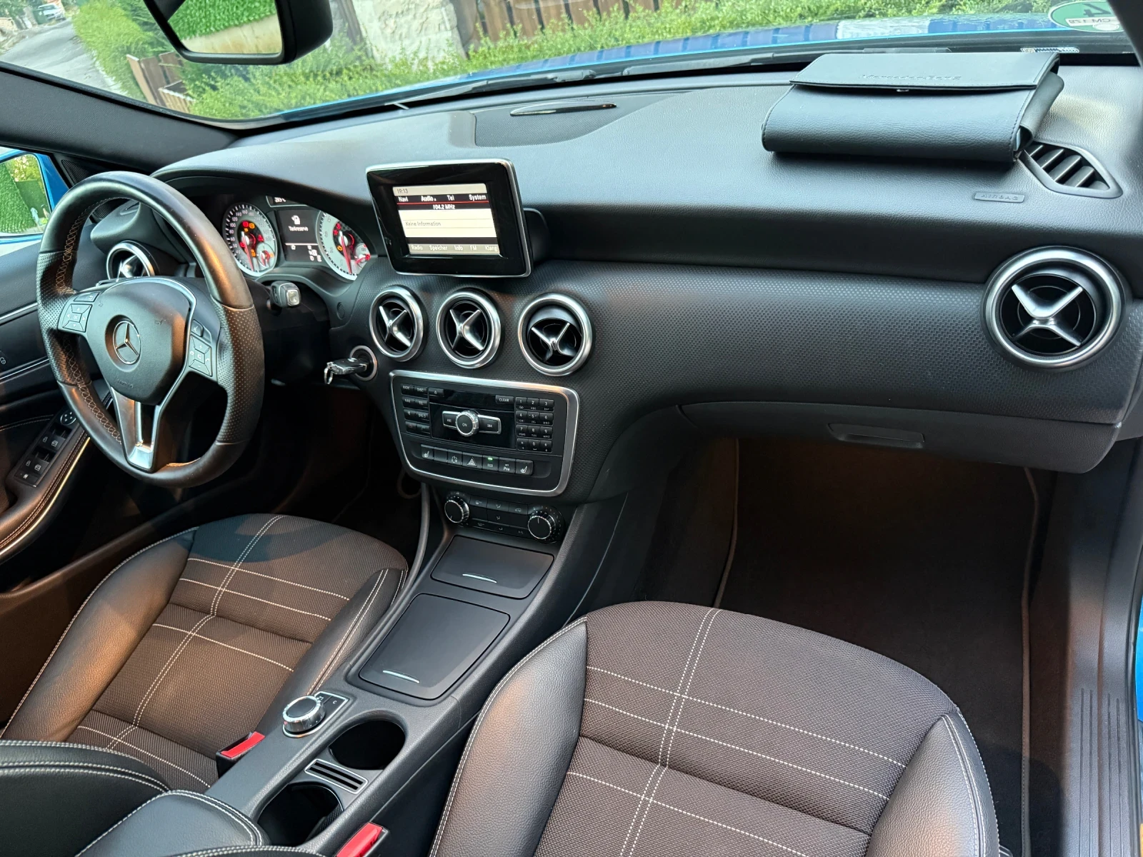 Mercedes-Benz A 180 Без Аналог на пазара!!!Самопаркиране* , снимка 11 - Автомобили и джипове - 55743164