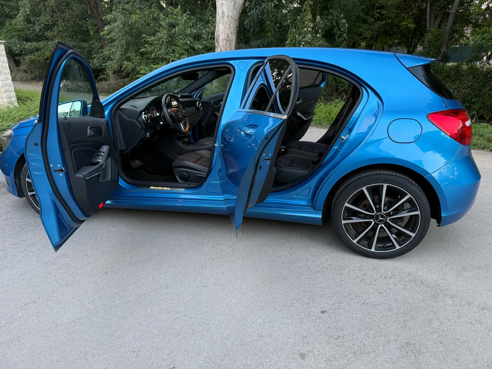Mercedes-Benz A 180 Без Аналог на пазара!!!Самопаркиране* , снимка 7 - Автомобили и джипове - 55743164