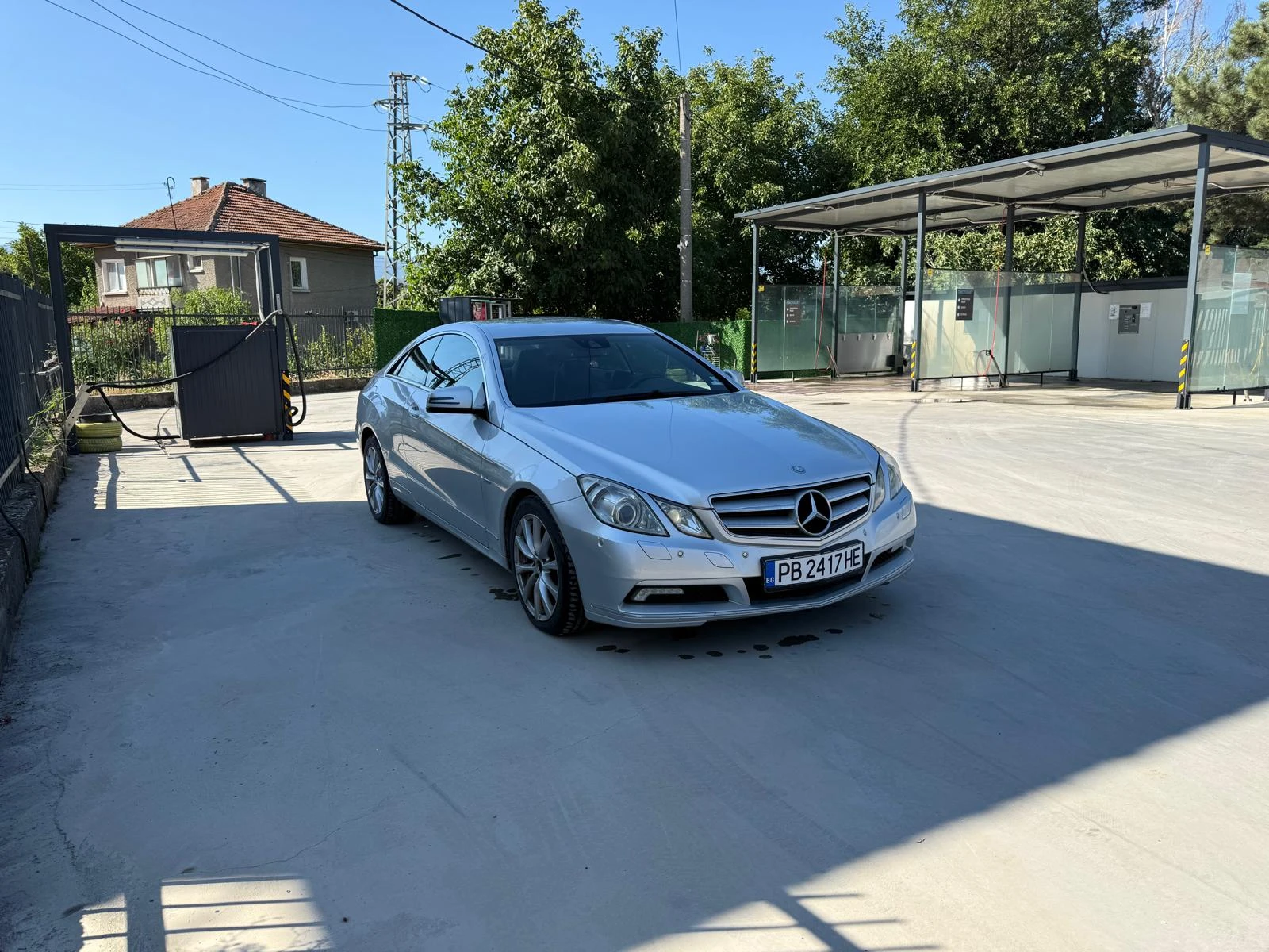 Mercedes-Benz E 220, снимка 9 - Автомобили и джипове - 56221997