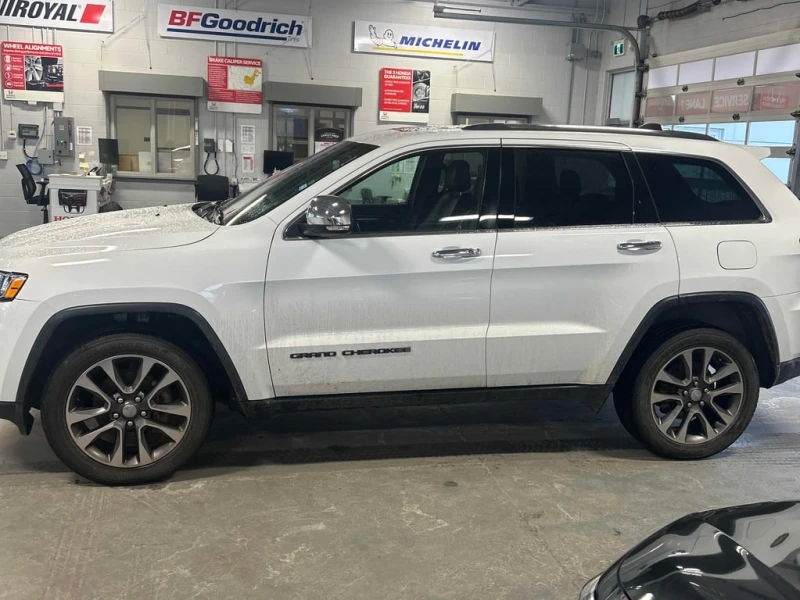 Jeep Grand cherokee 2018 Limited * CARFAX * БЕЗ ПЪРВОНАЧАЛНА ВНОСКА, снимка 3 - Автомобили и джипове - 53054501