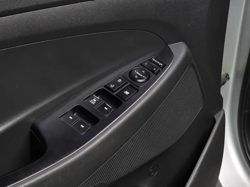 Hyundai Tucson 2.0 - САМО 30% АВАНС, снимка 17 - Автомобили и джипове - 56065845