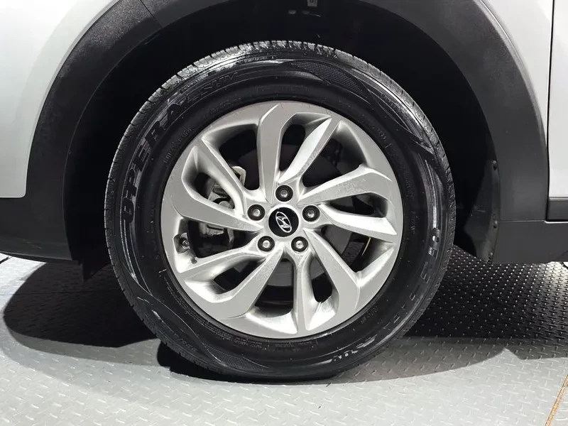 Hyundai Tucson 2.0 - САМО 30% АВАНС, снимка 5 - Автомобили и джипове - 56065845