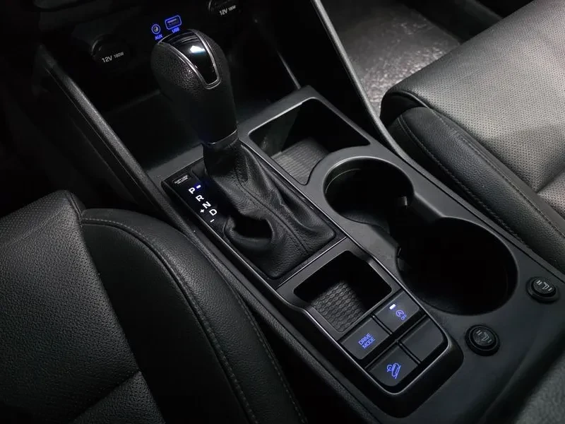 Hyundai Tucson 2.0 - САМО 30% АВАНС, снимка 9 - Автомобили и джипове - 56065845