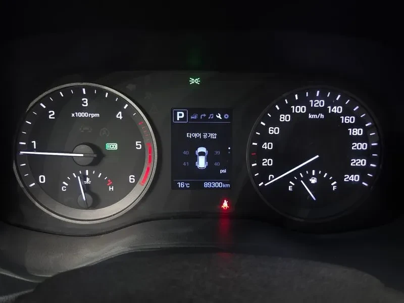 Hyundai Tucson 2.0 - САМО 30% АВАНС, снимка 8 - Автомобили и джипове - 56065845