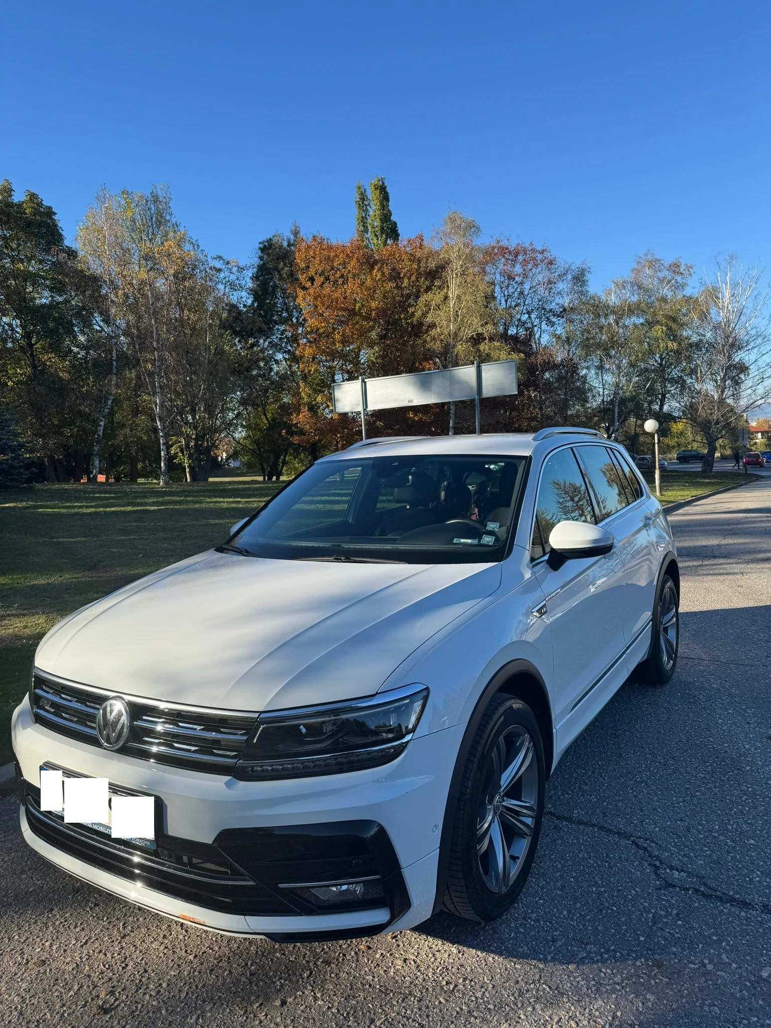 VW Tiguan 2.0TDI R-LINE - изображение 3