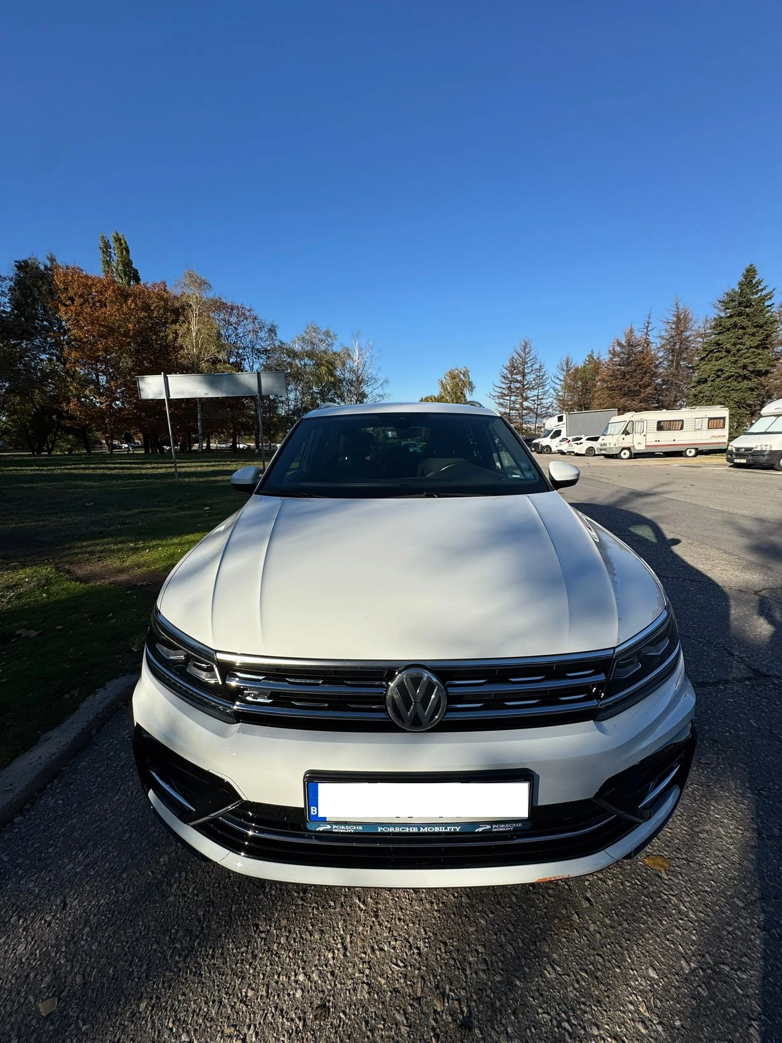 VW Tiguan 2.0TDI R-LINE - изображение 2