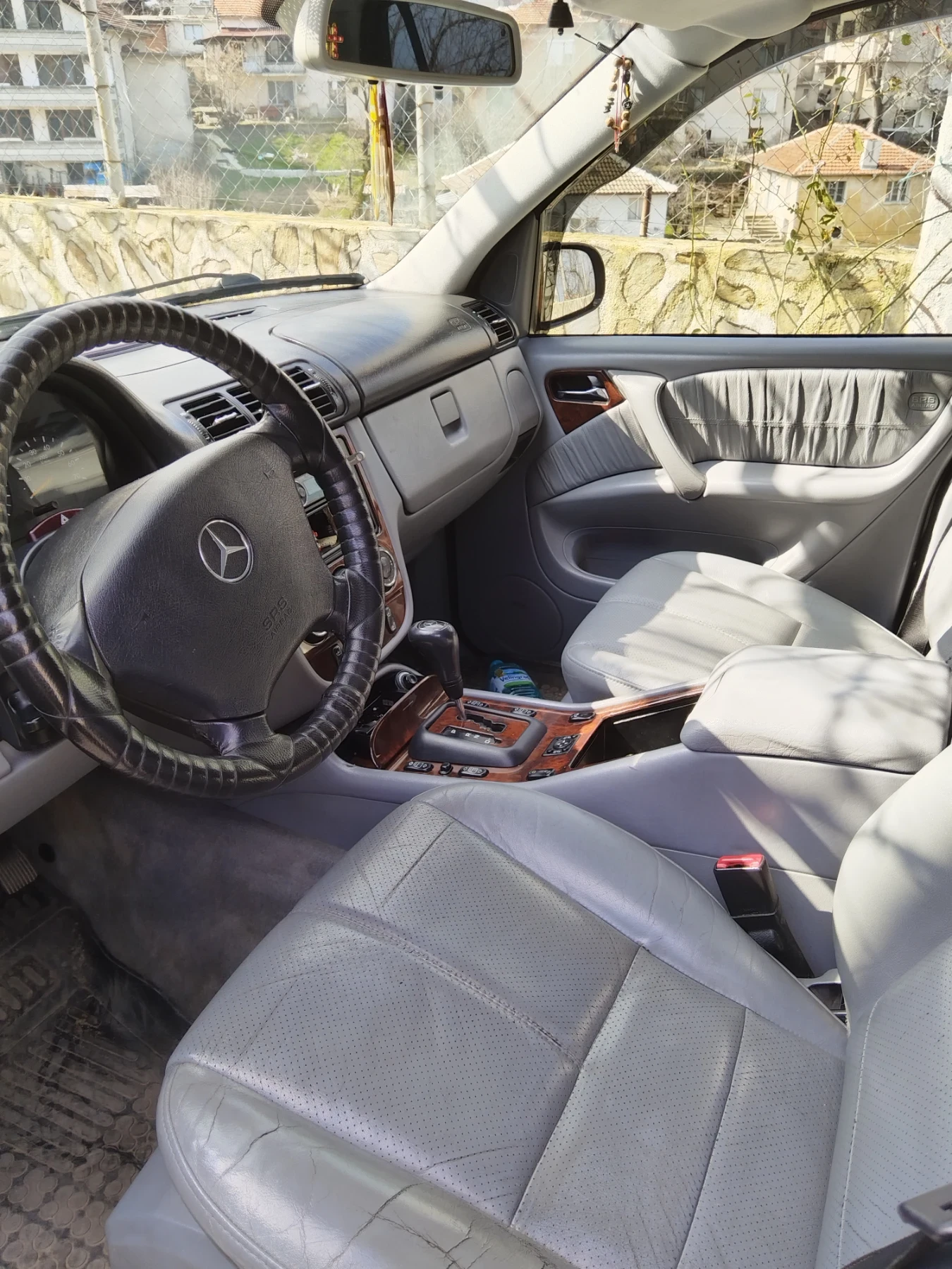 Mercedes-Benz ML 320 3.2-V6-gas, снимка 13 - Автомобили и джипове - 53708131