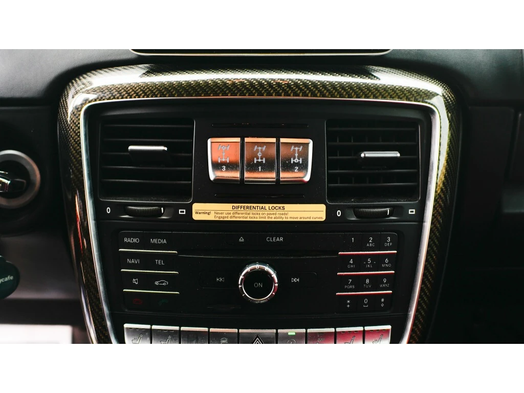 Mercedes-Benz G 63 AMG Designio Package С РЕГИСТРАЦИЯ & АВТО КРЕДИТ, снимка 10 - Автомобили и джипове - 53805127