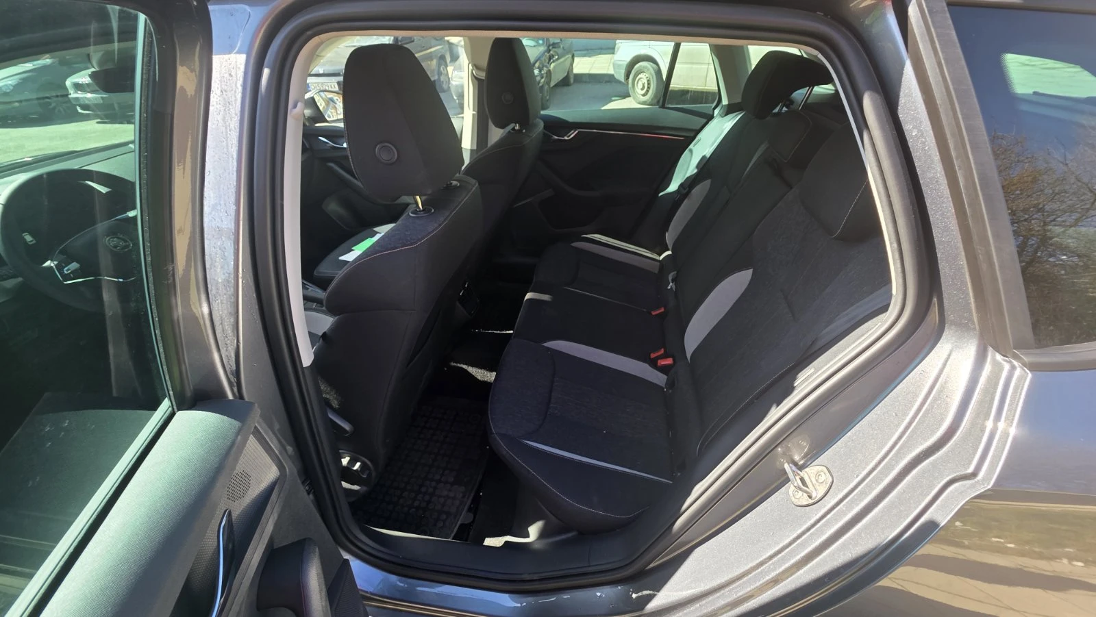 Skoda Kamiq, снимка 10 - Автомобили и джипове - 53857324