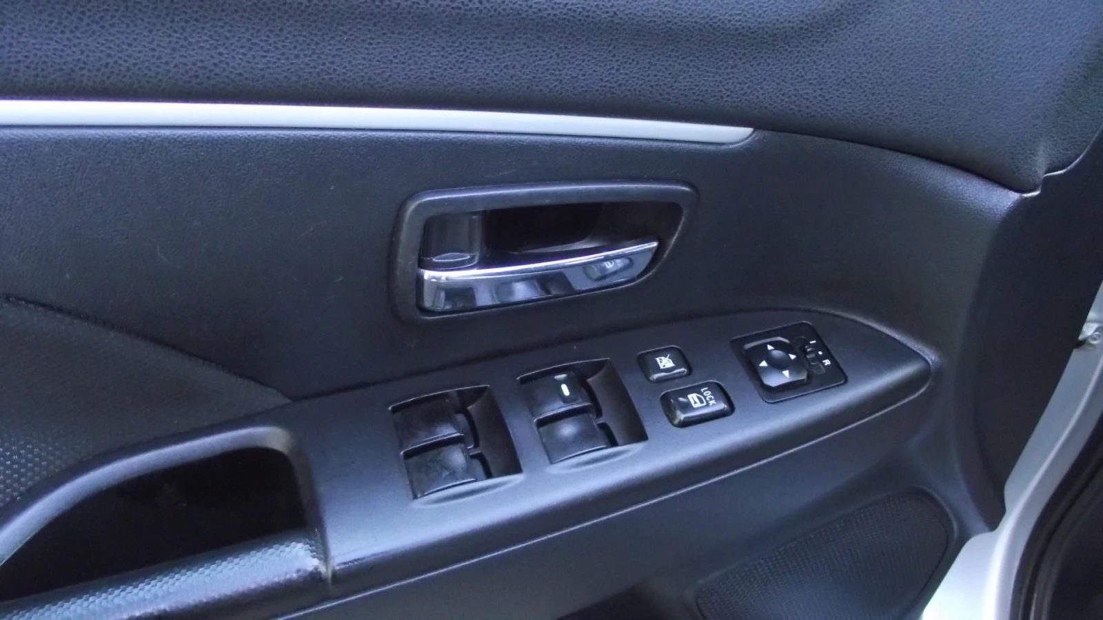 Mitsubishi ASX 1.8.d.150.k.c.6.speed.5.100 k.m., снимка 12 - Автомобили и джипове - 53983299