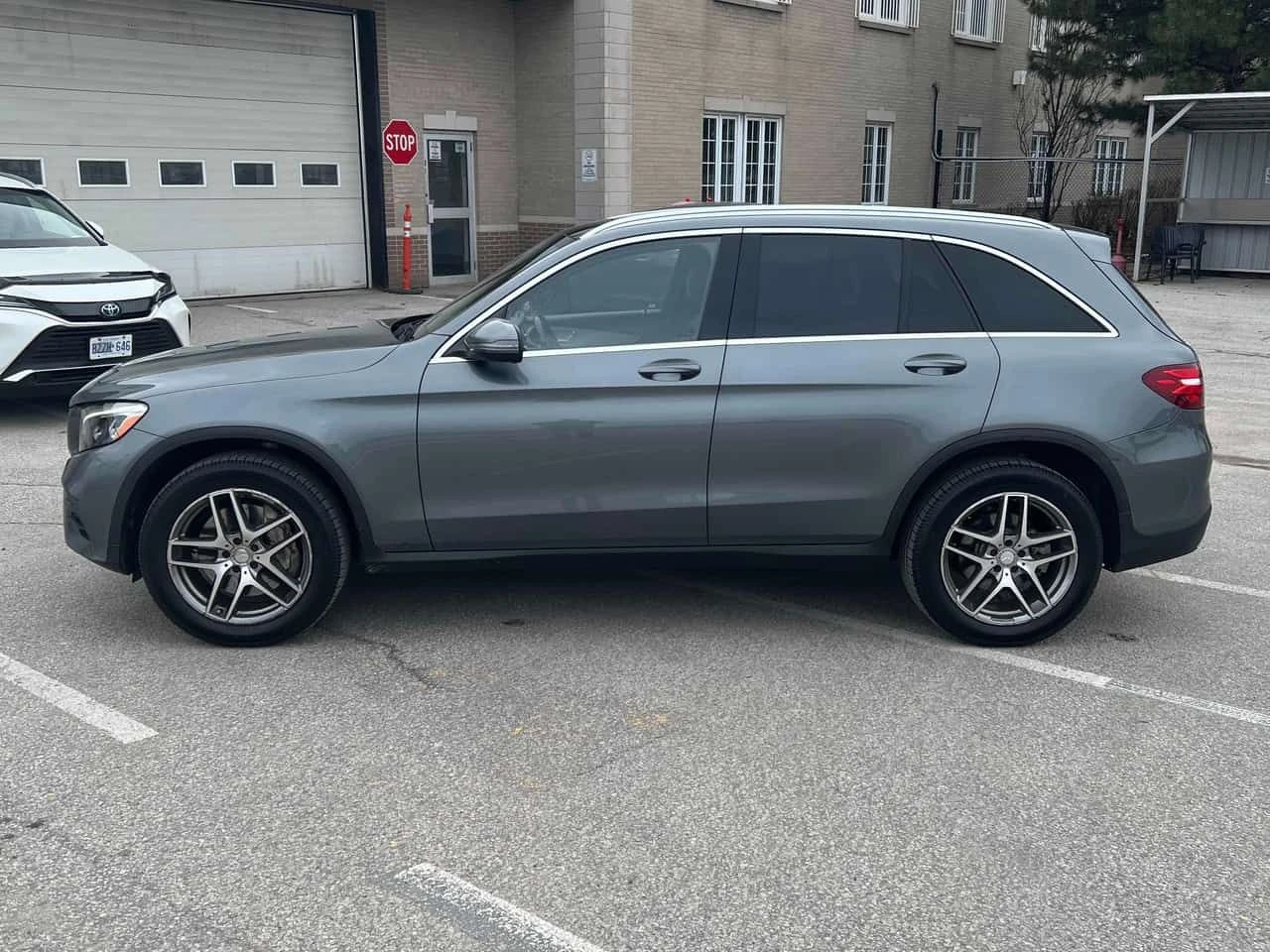 Mercedes-Benz GLC 300  CARFAX, снимка 2 - Автомобили и джипове - 54122814
