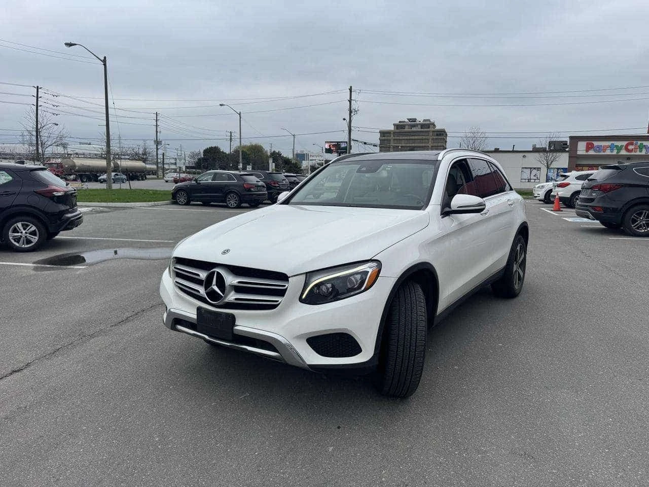 Mercedes-Benz GLC 300 ПОДГРЕВИ * ПАНО * KEYLESS * CARFAX