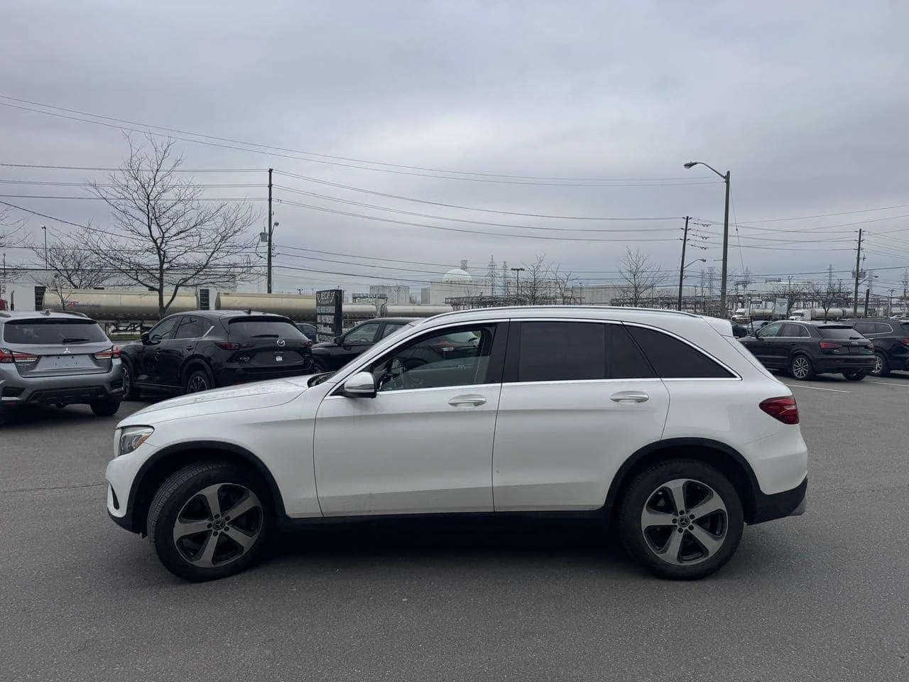 Mercedes-Benz GLC 300 ПОДГРЕВИ * ПАНО * KEYLESS * CARFAX, снимка 3 - Автомобили и джипове - 54430977