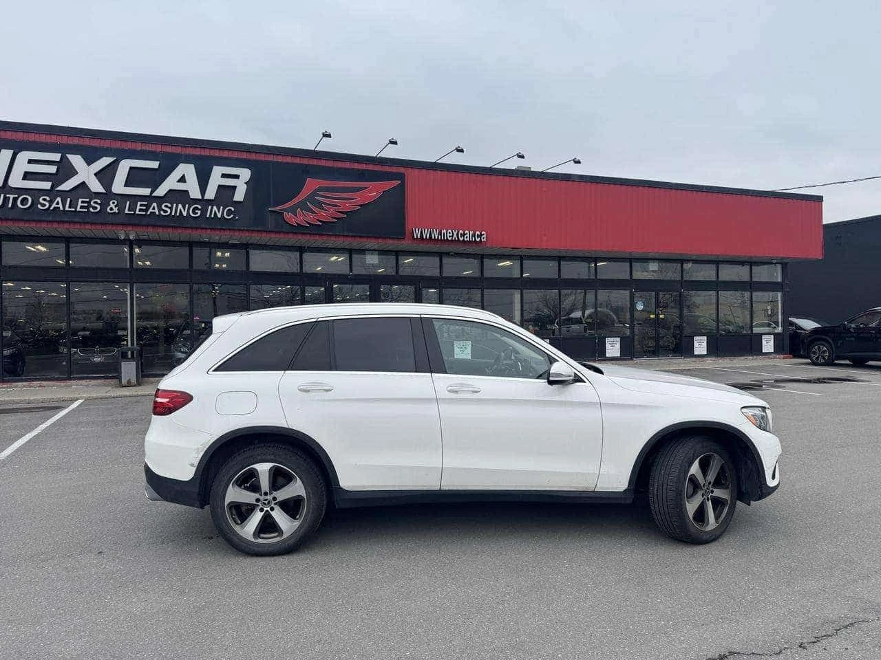 Mercedes-Benz GLC 300 ПОДГРЕВИ * ПАНО * KEYLESS * CARFAX, снимка 7 - Автомобили и джипове - 54430977