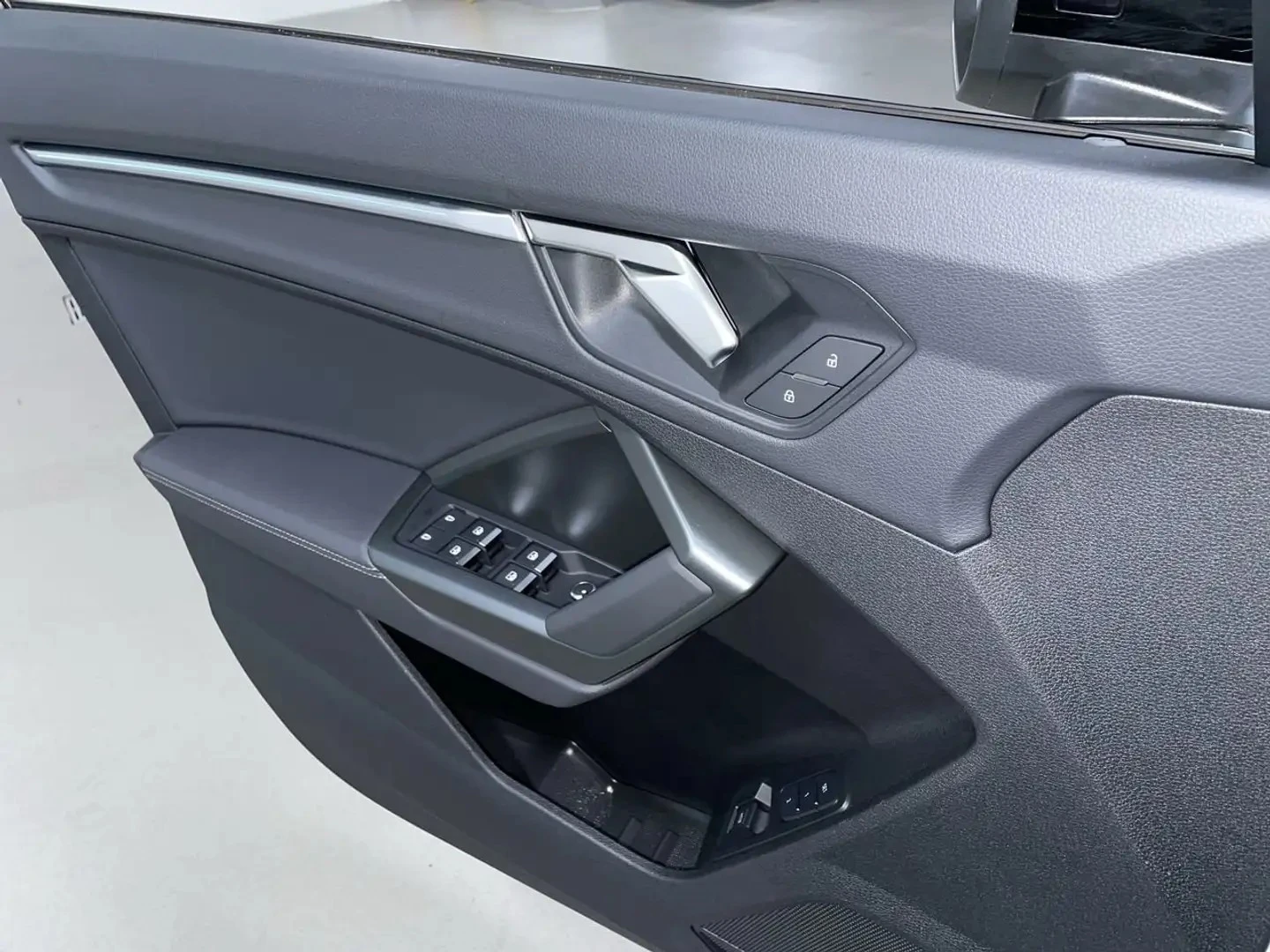 Audi Q3 PROGRESSIV ЦЕНА ДО БЪЛГАРИЯ АВТОКРЕДИТ, снимка 8 - Автомобили и джипове - 55878760