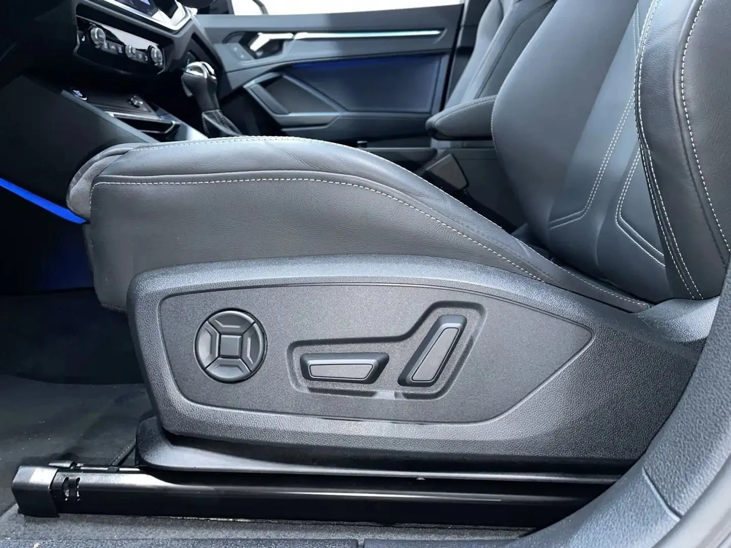 Audi Q3 PROGRESSIV ЦЕНА ДО БЪЛГАРИЯ АВТОКРЕДИТ, снимка 7 - Автомобили и джипове - 55878760