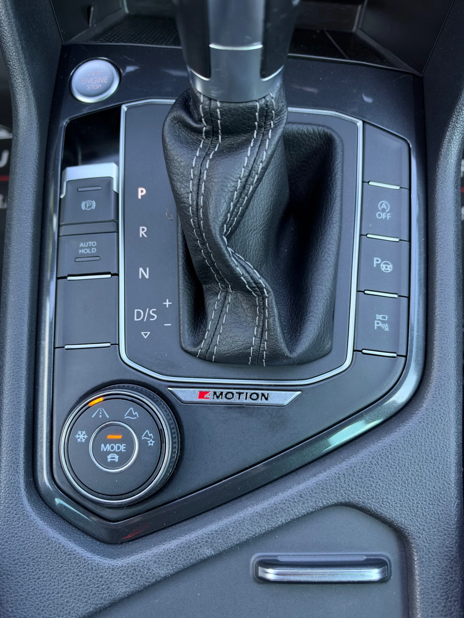 VW Tiguan 2.0 R-LINE 4 MOTION Внос Швейцария, снимка 16 - Автомобили и джипове - 56200884
