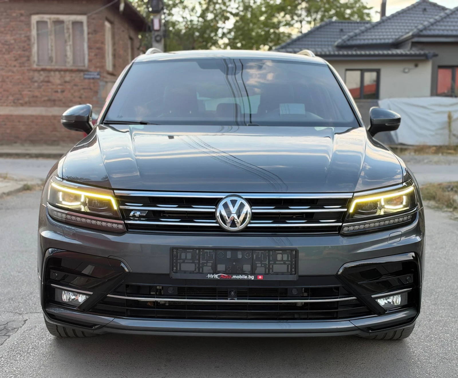 VW Tiguan 2.0 R-LINE 4 MOTION Внос Швейцария, снимка 8 - Автомобили и джипове - 56200884