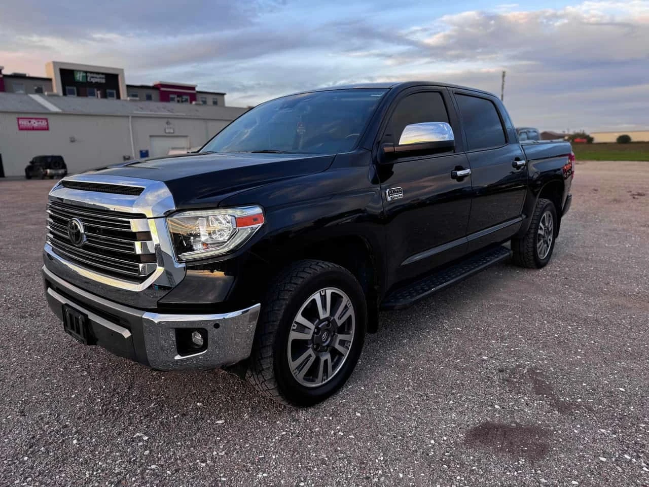 Toyota Tundra * Platinum * CARFAX * БЕЗ ПЪРВОНАЧАЛНА ВНОСКА, снимка 2 - Автомобили и джипове - 56233664