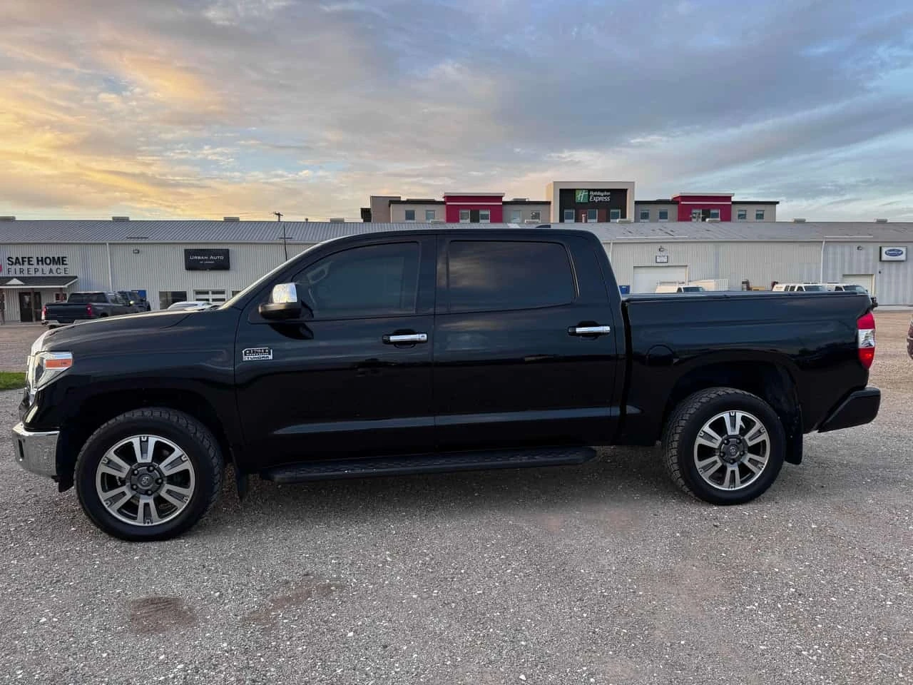 Toyota Tundra * Platinum * CARFAX * БЕЗ ПЪРВОНАЧАЛНА ВНОСКА, снимка 16 - Автомобили и джипове - 56233664