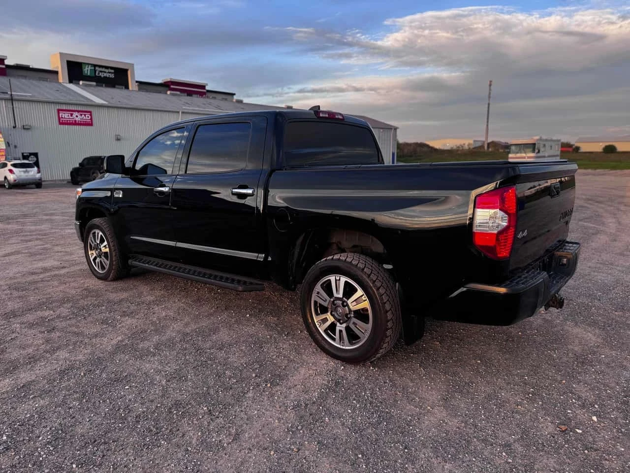 Toyota Tundra * Platinum * CARFAX * БЕЗ ПЪРВОНАЧАЛНА ВНОСКА, снимка 17 - Автомобили и джипове - 56233664
