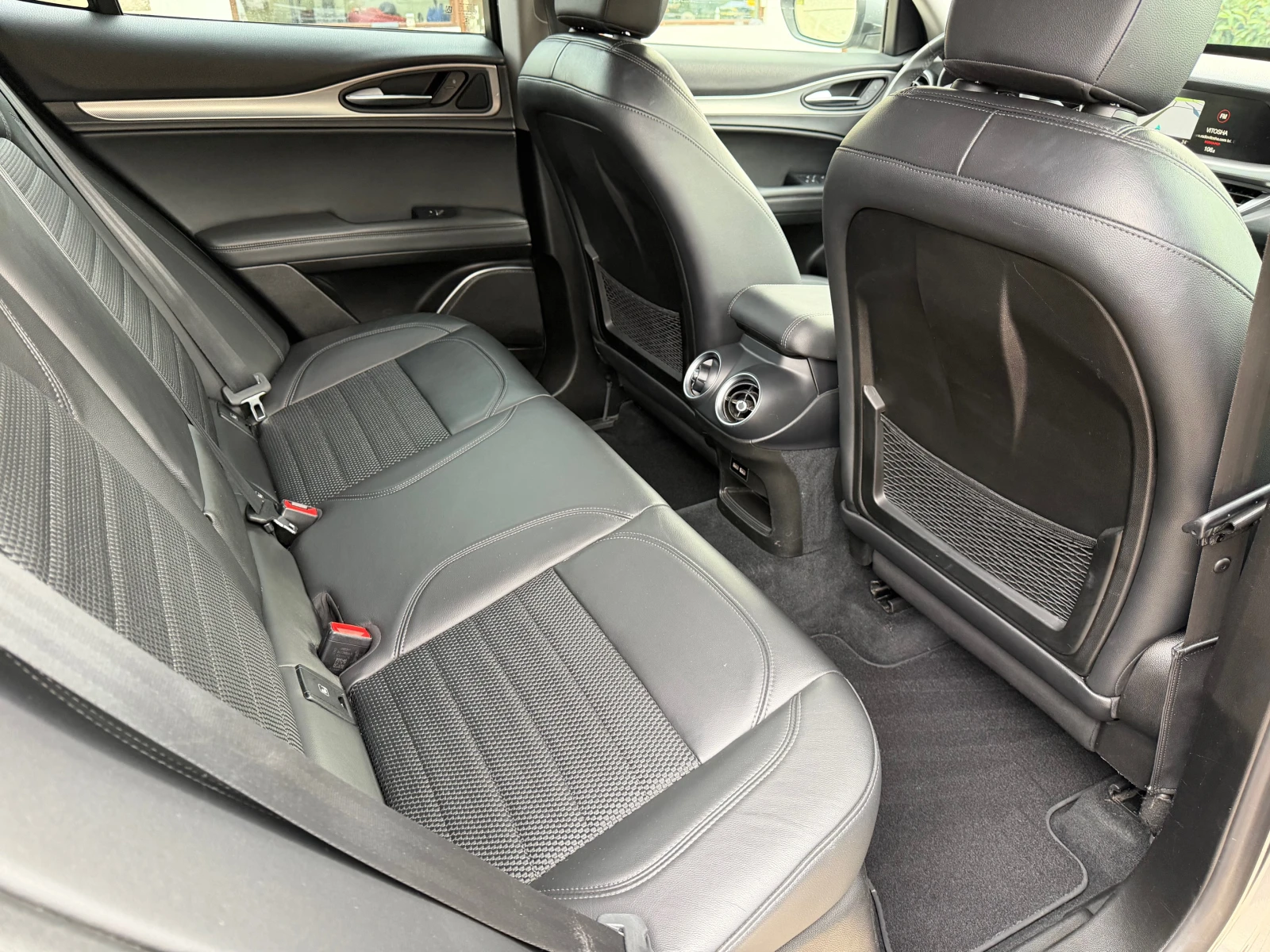 Alfa Romeo Stelvio 2.2JTDM Q4 AWD, снимка 12 - Автомобили и джипове - 56707989
