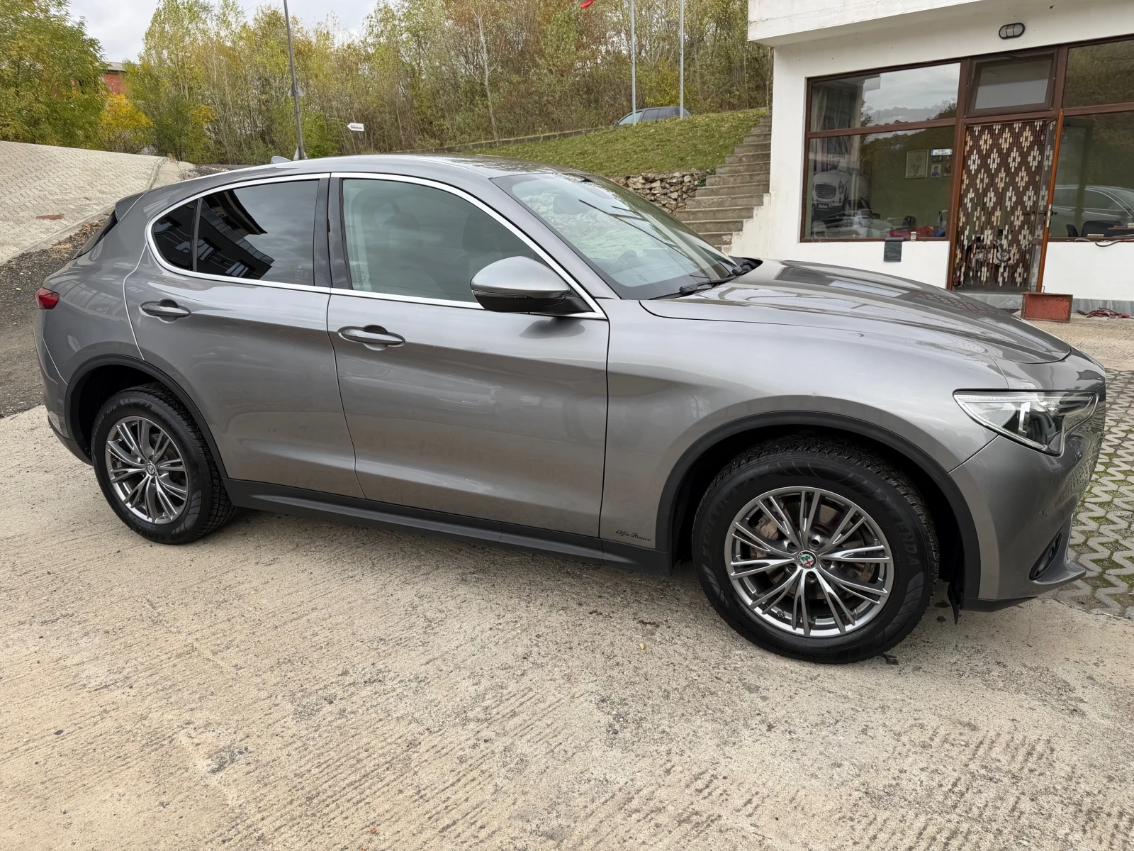Alfa Romeo Stelvio 2.2JTDM Q4 AWD, снимка 3 - Автомобили и джипове - 56707989