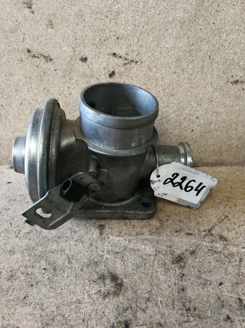 EGR КЛАПАН - BMW E46 E38 E39 E53 X5 - 2.0D 3.0D , снимка 1 - Части - 39825995