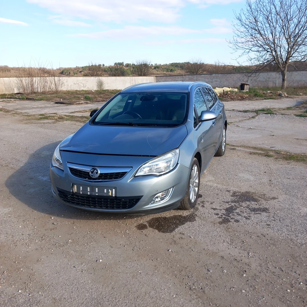   J 2,0 CDTI  2011/ Opel Astra J Sports Tourer 2,0 CDTI silver   | Mobile.bg   3