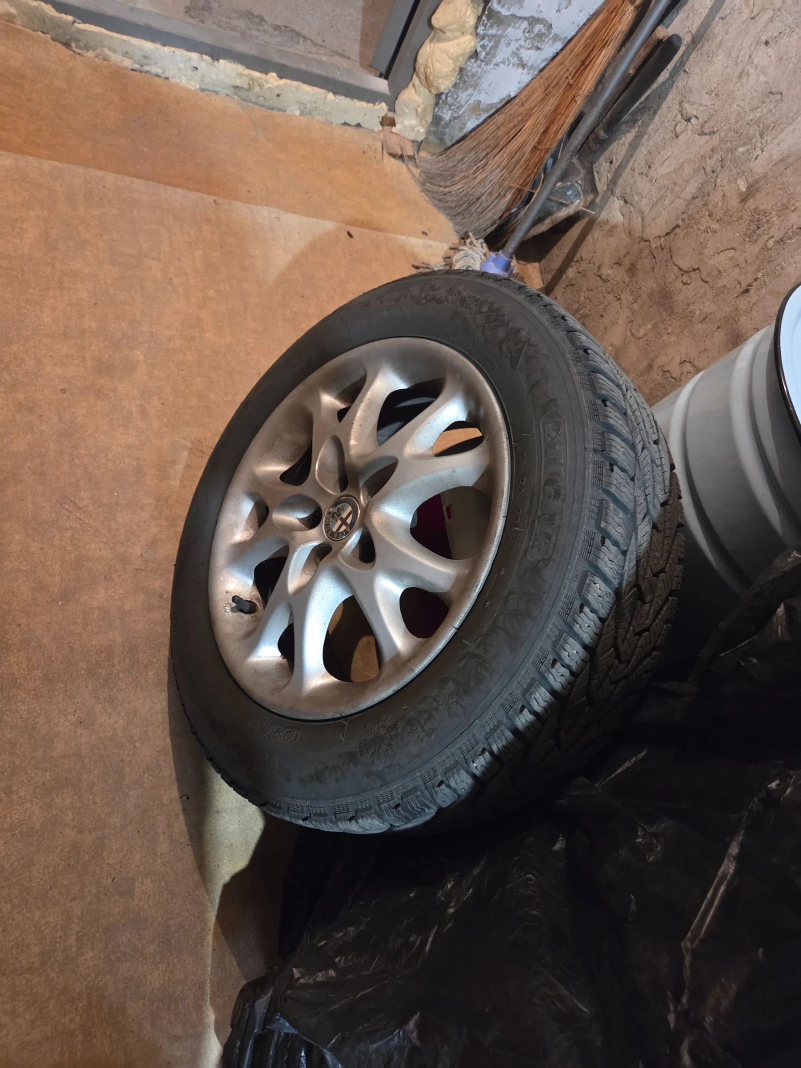 ���� � ������ 195/60R15 �� Alfa Romeo | Mobile.bg � ����������� 4