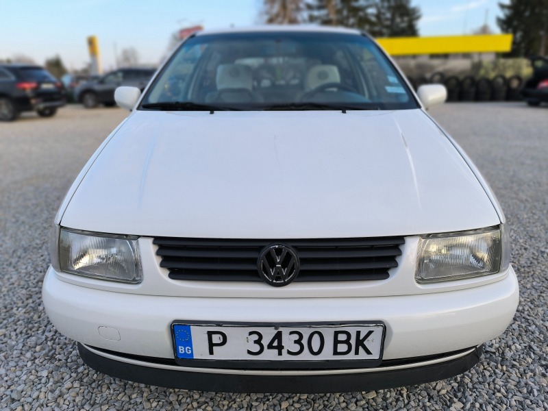 VW Polo ПРОДАДЕНА 17.ЮНИ.2024г, снимка 4 - Автомобили и джипове - 46240044