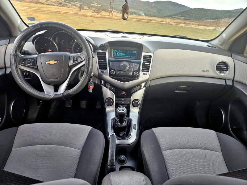 Chevrolet Cruze, снимка 15 - Автомобили и джипове - 49590885