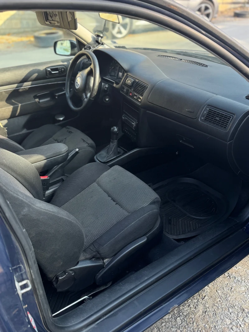 VW Golf, снимка 5 - Автомобили и джипове - 52388365