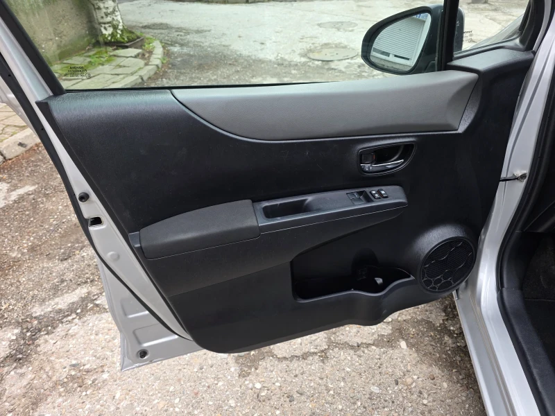 Toyota Yaris 1.33 VVTI Камера Евро 5 Навигация, снимка 5 - Автомобили и джипове - 53490914