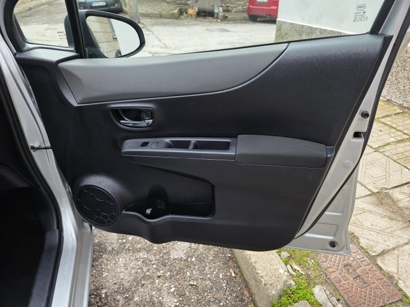 Toyota Yaris 1.33 VVTI Камера Евро 5 Навигация, снимка 7 - Автомобили и джипове - 53490914