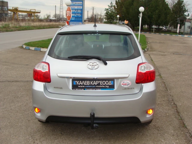 Toyota Auris 1.4, снимка 5 - Автомобили и джипове - 52814316