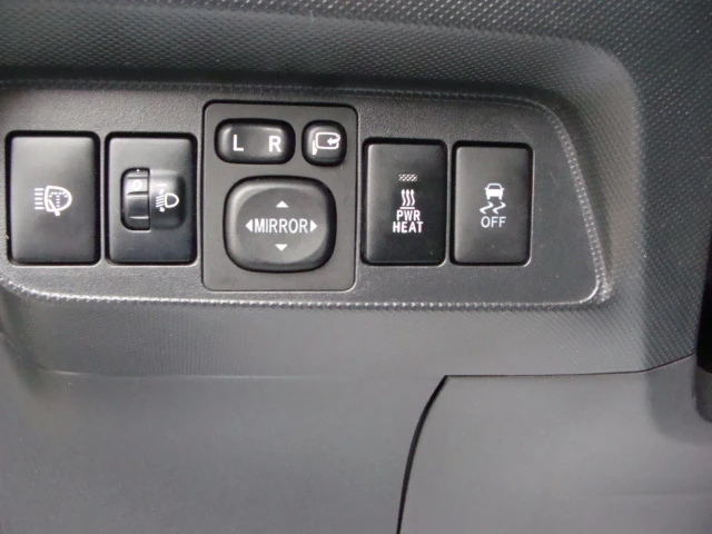 Toyota Auris 1.4, снимка 14 - Автомобили и джипове - 52814316